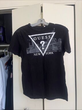 Guess Black Graphic Logo Tee